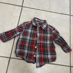 1192. OshKosh Size 6 Months